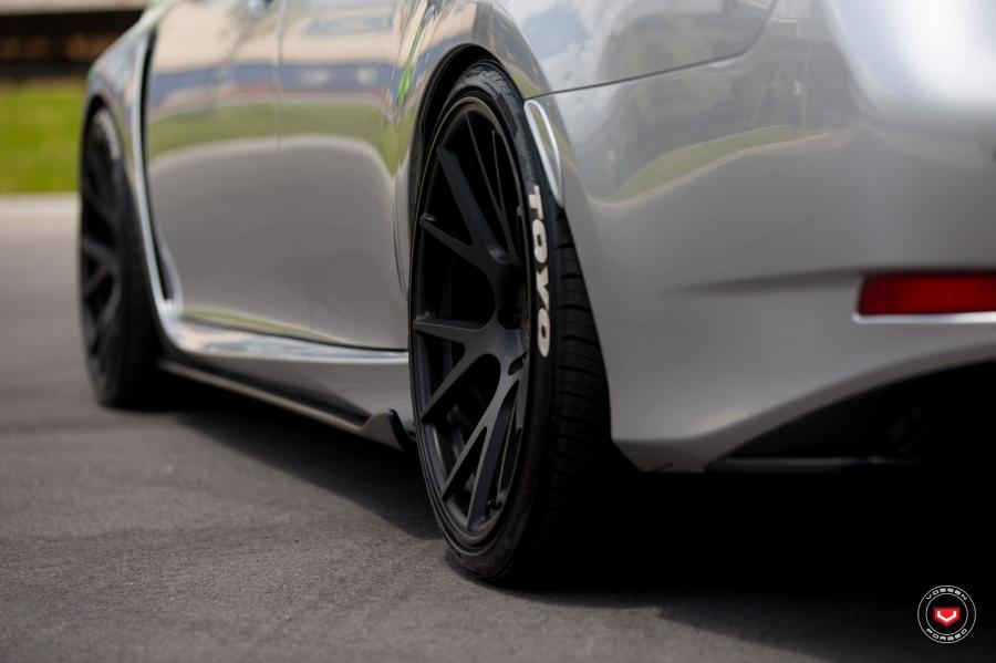 Детали экстерьера Lexus GS F on Vossen Wheels (VPS-306) 2017 года  (фото 18 из 40)